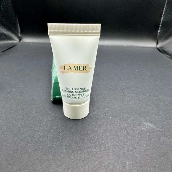 NIB La Mer The Essence Foaming Cleanser- 5mL - Picture 5 of 7